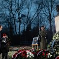 Grób Maurycego Mochnackiego na Cmentarzu Wojskowym na Powązkach w dniu ponownego pogrzebu/pl.wikipedia.org