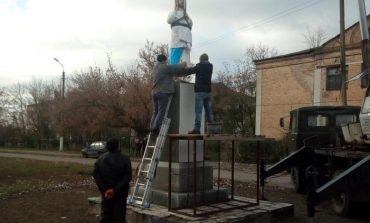 Mieszkańcy wsi w obwodzie zaporoskim zamienili pomnik Lenina na figurę Jezusa
