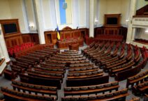 Sondaż: w wypadku wyborów do ukraińskiego parlamentu dostałyby się cztery partie. Na czele prorosyjska Platforma i partia prezydencka