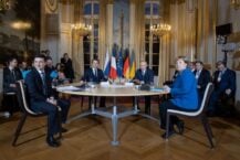 Putin przeprowadził z kanclerz Merkel i prezydentem Macronem wideokonferencję w sprawie Donbasu. Zabrakło Zełenskiego