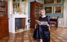 Pierwsza Dama RP czyta dzieciom w ramach akcji #FeriePoKrólewsku. Posłuchaj i TY! Pierwsza Dama RP czyta dzieciom w ramach akcji #FeriePoKrólewsku. Posłuchaj i TY!