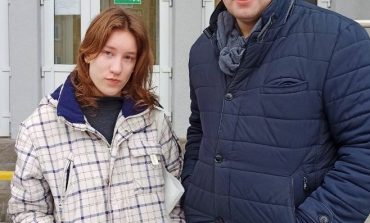 19-letnia Białorusinka usłyszała wyrok za: "długie klaskanie, wykrzykiwanie haseł i wychodzenie na jezdnię"