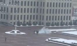 Mińsk: samospalenie przed siedzibą rządu (WIDEO)