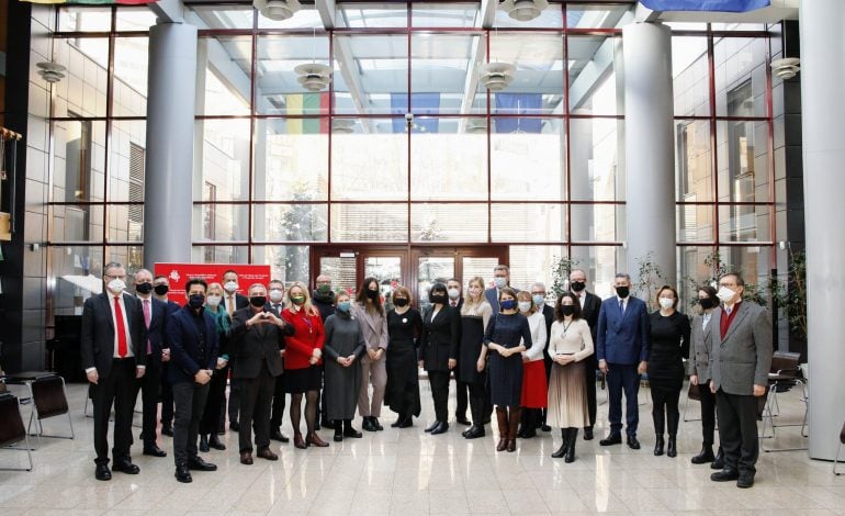 Zachodni dyplomaci w Mińsku spotkali się z rodzinami zabitych przez reżim Łukaszenki