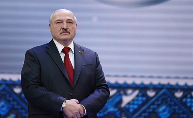 Łukaszenka radzi porzucić ajfony na rzecz telefonów z przyciskami