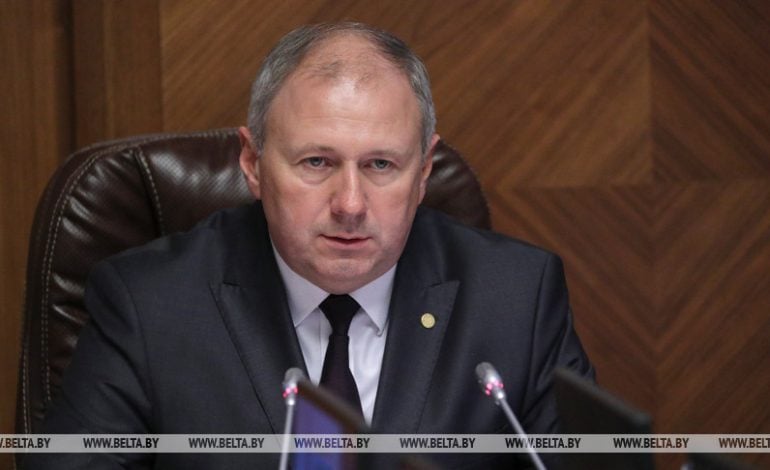 „Jest do przyjęcia dla elit, protestujących i Moskwy”. Dlaczego zniknął były premier Białorusi