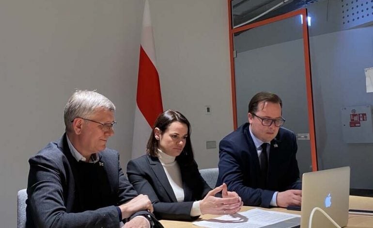 Białoruska opozycja bije się w pierś