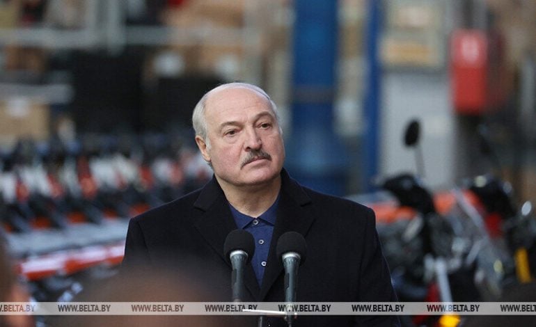 Łukaszenka: Jestem umówiony z Merkel, ale szczegółów nie ujawnię: “Obawiamy się podrzucenia broni do obozu migrantów”