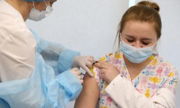 Z dostarczonych na Ukrainę pół miliona dawek szczepionki AstraZeneki zutylizowano 199