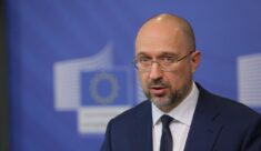 Premier Ukrainy zgadza się z Bidenem: Putin to zabójca