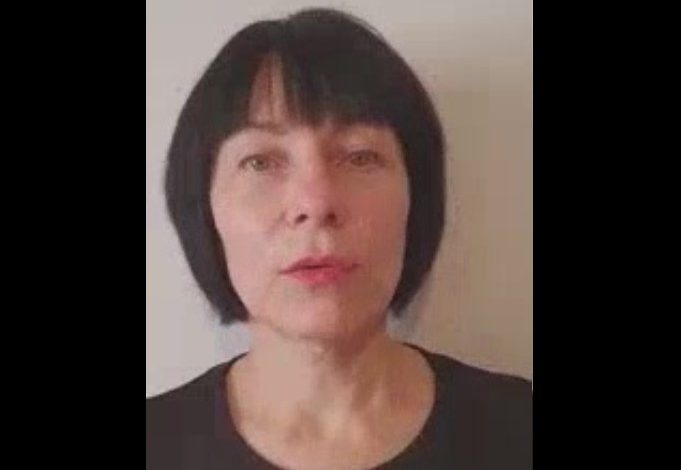 Białoruskie media pokazały wideo z zakutą w kajdanki dyrektor polskiej szkoły z Brześcia