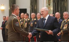 Białoruś: Kadetów akademii wojskowej szkoli się, jak strzelać do demonstrantów