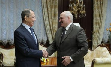 Rosja deklaruje jeszcze większą solidarność z Łukaszenką i coraz mocniej „niepokoi się rażącą ingerencją USA i UE w sprawy Białorusi”