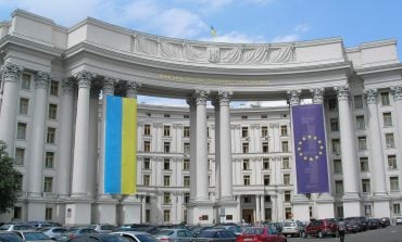 MSZ Ukrainy: Tylko cztery państwa poinformowały o ewakuacji części pracowników ambasad i ich rodzin