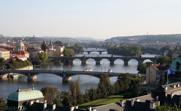 Praga prosi kraje UE o solidarność po wydaleniu 18 agentów. Rosyjska szczepionka dla Czech już nieaktualna