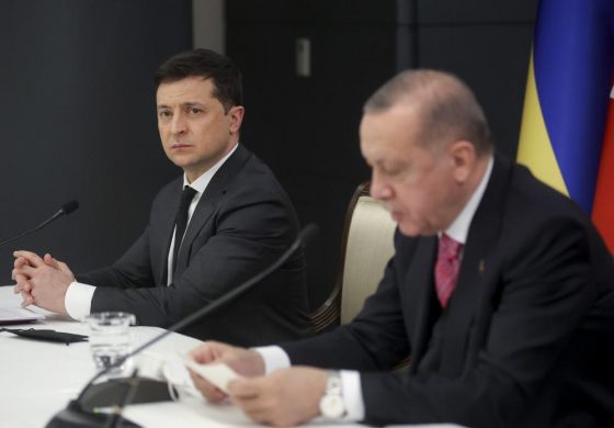 Turcja chce pośredniczyć w rozładowaniu napięcia wokół Ukrainy. Erdogan zaprosił Zełenskiego i Putina do Ankary