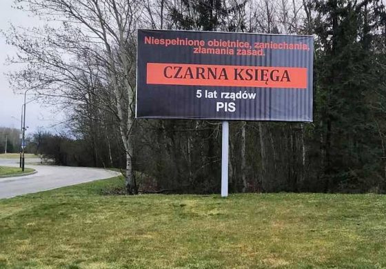 Uderzające w rząd PiS billboardy na Białorusi przy granicy z Polską