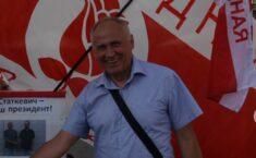 Białoruskich więźniów politycznych torturują przemówieniami Łukaszenki