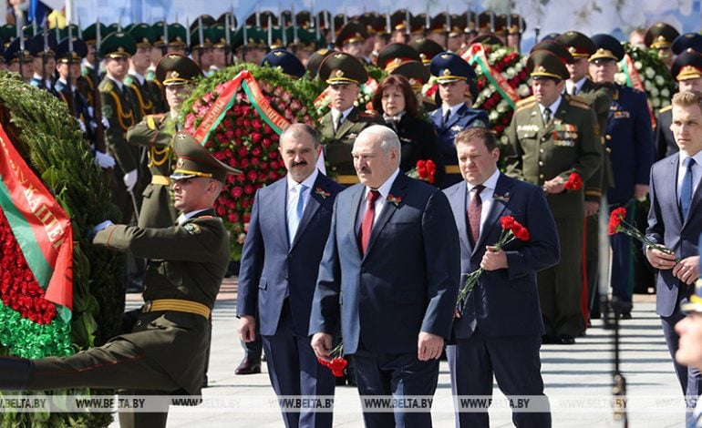 9 maja w Mińsku. Łukaszenka o uwolnieniu się od „zniewolenia i eksterminacji”