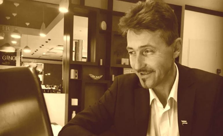 “A kiedy umrę, przykryjcie mnie moją flagą”. Brat wypełnił ostatnią wolę białoruskiego opozycjonisty (WIDEO)