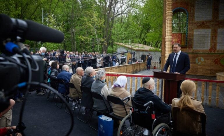 Prezydent Wołodymyr Zełenski ustanowił stypendium państwowe dla Ukraińców ratujących Żydów podczas Holokaustu