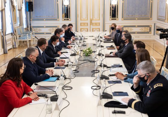 Sekretarz stanu USA: Rosja i rodzimi oligarchowie przeszkadzają reformom i walce z korupcją na Ukrainie