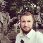 „Milicjanci już sznurówki mi zabrali”. Grodzieński dziennikarz na wolności. Do procesu