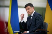 Zełenski: szczepienia idą jak po grudzie, bo na Ukrainę trafia za mało szczepionek