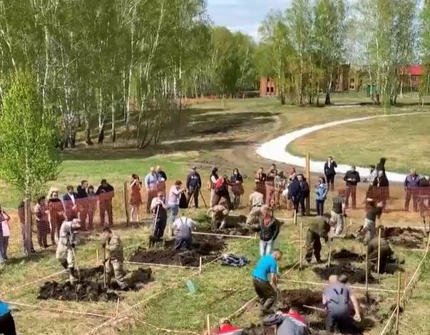 W Rosji odbył się pierwszy czempionat kraju w kopaniu grobów (WIDEO)