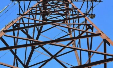 Ukraina wstrzymała import energii elektrycznej z Rosji i Białorusi