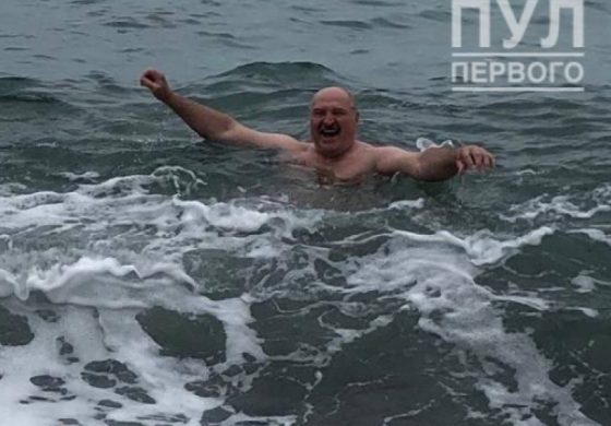 Nie ma już maczo Putina. Zdetronizował go Łukaszenka. I to w Rosji