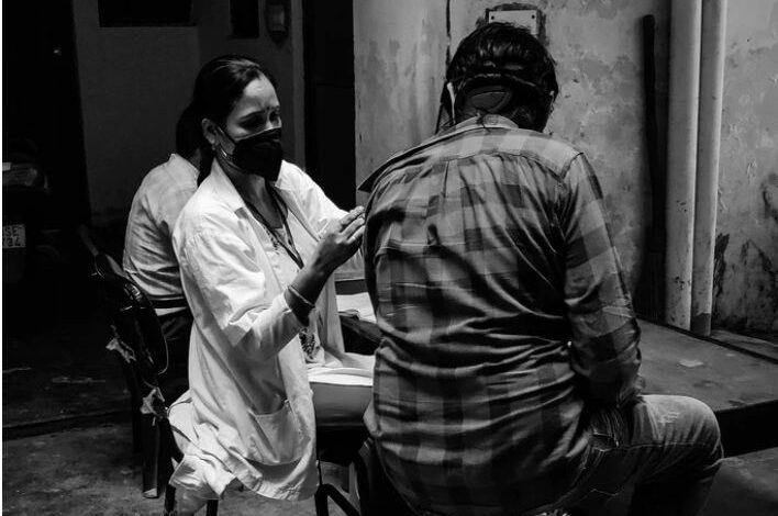 Na zlecenie Rosji francuscy i niemieccy blogerzy mieli dyskredytować szczepionkę Pfizera