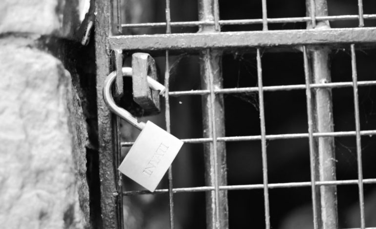 Ukraina otwiera więzienia dla b. wojskowych chcących bronić ojczyzny: “Zasługują na tę szansę!”