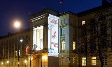 Dworczyk: Portrety Borys i Poczobuta pozostaną na fasadzie Kancelarii Premiera do czasu ich uwolnienia!
