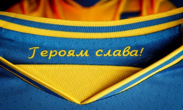 UEFA wyjaśniła nakaz usunięcia z koszulek ukraińskiej reprezentacji w piłce nożnej napisu „Chwała bohaterom”