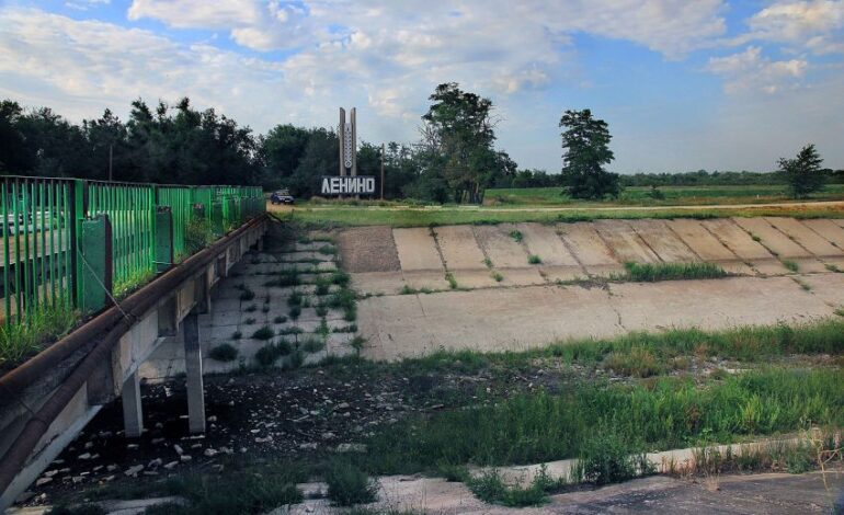 Kancelaria prezydenta Ukrainy zapewniła, że z Ukrainy nie płynie woda na Krym