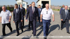 Łukaszenka na Grodzieńszczyźnie: Pokażemy tym łajdakom po drugiej stronie granicy!