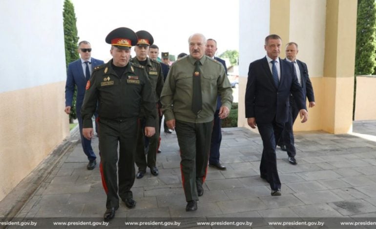 Łukaszenka kazał przygotować się do pilnej mobilizacji