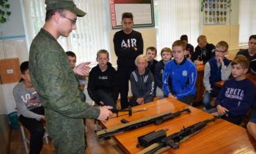 W białoruskich szkołach pojawią się komisarze wychowania patriotyczno - wojskowego. Przewidziano 2 tys. etatów
