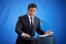 Zełenski zachęca Ukraińców do szczepień przeciwko koronawirusowi: „odstawcie sieci społecznościowe w internecie, włączcie myślenie”