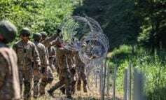 Rekordowa liczba imigrantów szturmowała granicę. Media alarmują: reżim może zdecydować się na wariant „zorganizowanego przerwania granicy przez tłum imigrantów”