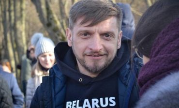 Białoruski dziennikarz: Postanowiłem wyjechać z kraju, zanim "doniosę" na któregoś z moich przyjaciół