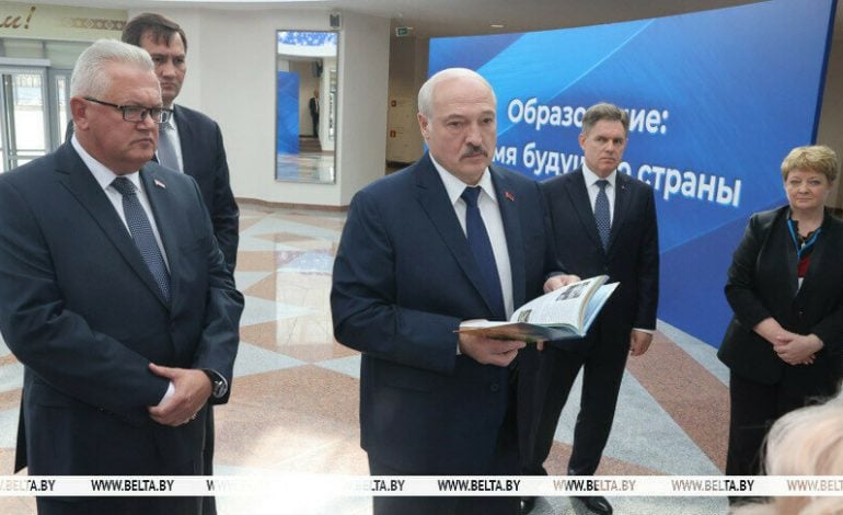 Łukaszenka likwiduje polskie szkoły społeczne na Białorusi. „To rozsadniki kolorowych rewolucji”