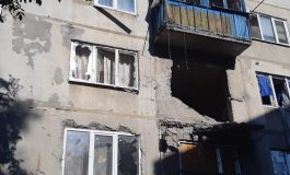 „Separatyści” w Donbasie ostrzelali dom mieszkalny w Krasnohorowce. Jedna osoba ranna