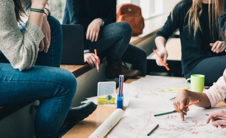 Sondaż: prawie 73% Ukraińców jest gotowych zwolnić się z pracy, jeśli nie będzie wzrastało ich wynagrodzenie