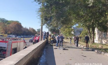 Ukraińscy śledczy rozpatrują dwie wersje eksplozji samochodu w Dnieprze