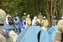 PILNE: Są nowe informacje ws. imigrantów koczujących w okolicy Usnarza. Wiemy skąd przybyli