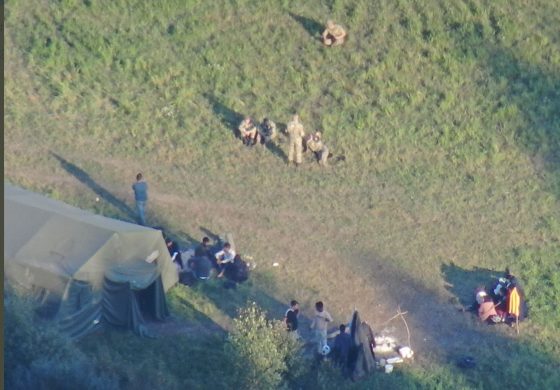 SG: Migranci czekają pod białoruską granicą na dogodny moment wejścia do Polski (FOTO, WIDEO)