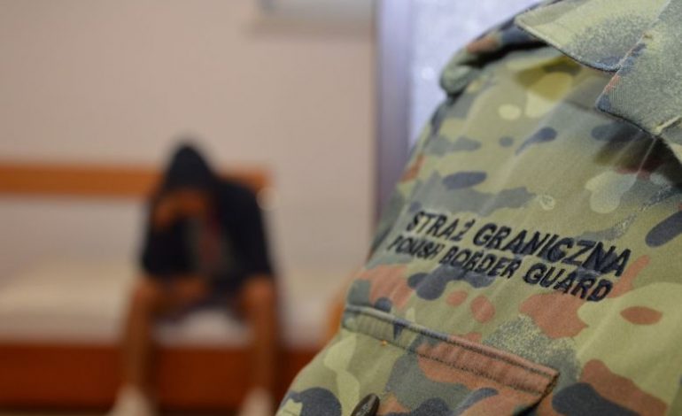 Mimo wprowadzenia stanu wyjątkowego, nielegalni imigranci wciąż szturmują polską granicę