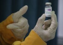 Skandal: Rosja ukradła formułę szczepionki AstraZeneca? Kreml się tłumaczy